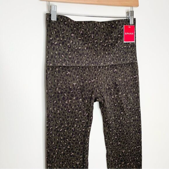 NWT SPANX Loom At Me Now Leggings Olive Leopard XL - Picture 3 of 9